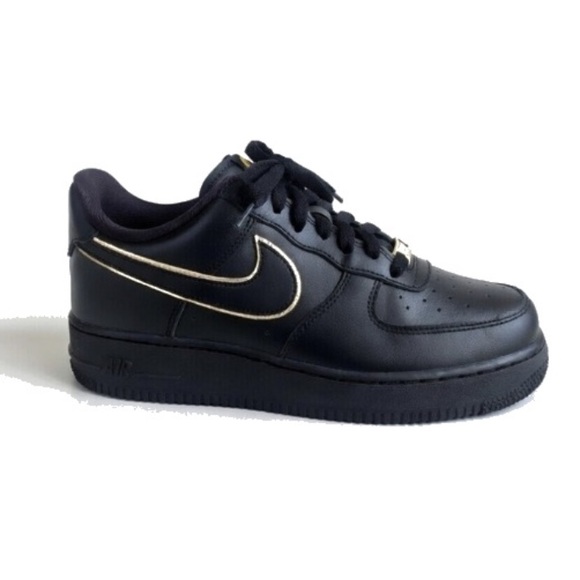 Nike Air Force 1 '07 Essential Black With Gold Piping Women’s Size 8. 5 EUC!
